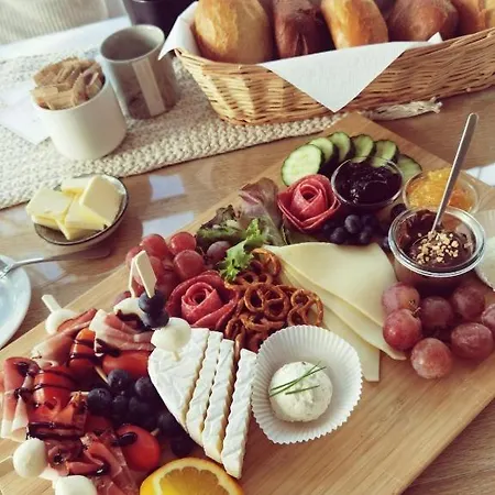 Fuer Monteure Und Feriengaeste *